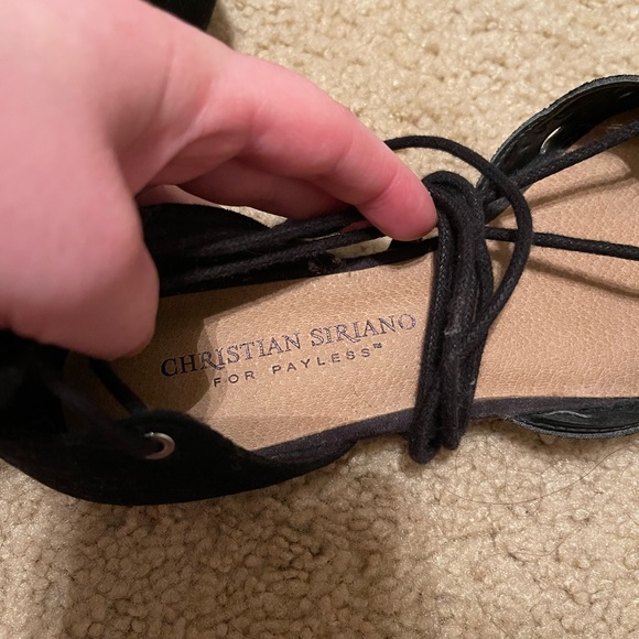 Christian Siriano flats - Picture 3 of 7